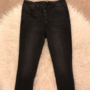 HIGH RISE DISTRESSED BLACK JEANS BRAND NEW